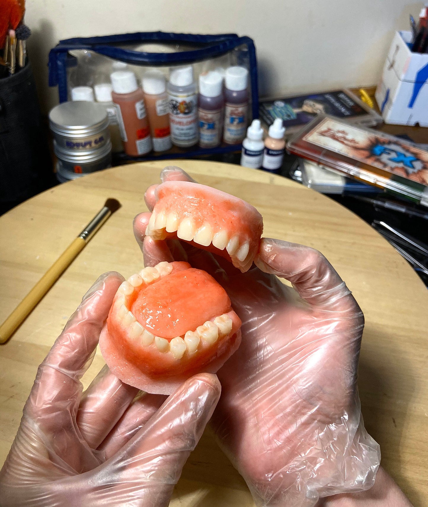 Prop dentures - Fake teeth - SFX make-up - Escape room - Halloween Decoration